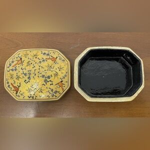 VINTAGE PAPER MACHE LACQUERED DECORATIVE TRINKET BOX- HANDMADE IN KASMIR INDIA